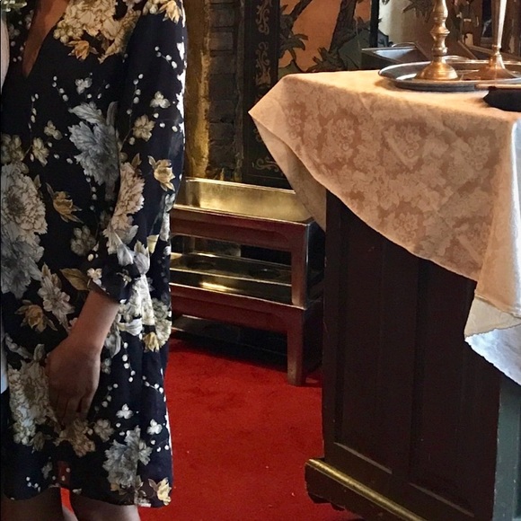 Dress - Picture 6 of 6